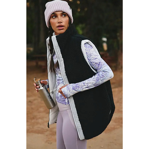 FREE PEOPLE FP MOVEMENT WHITE BLACK VENTURE ON REVERSIBLE PUFFER VEST JACKET XL - Picture 7 of 11